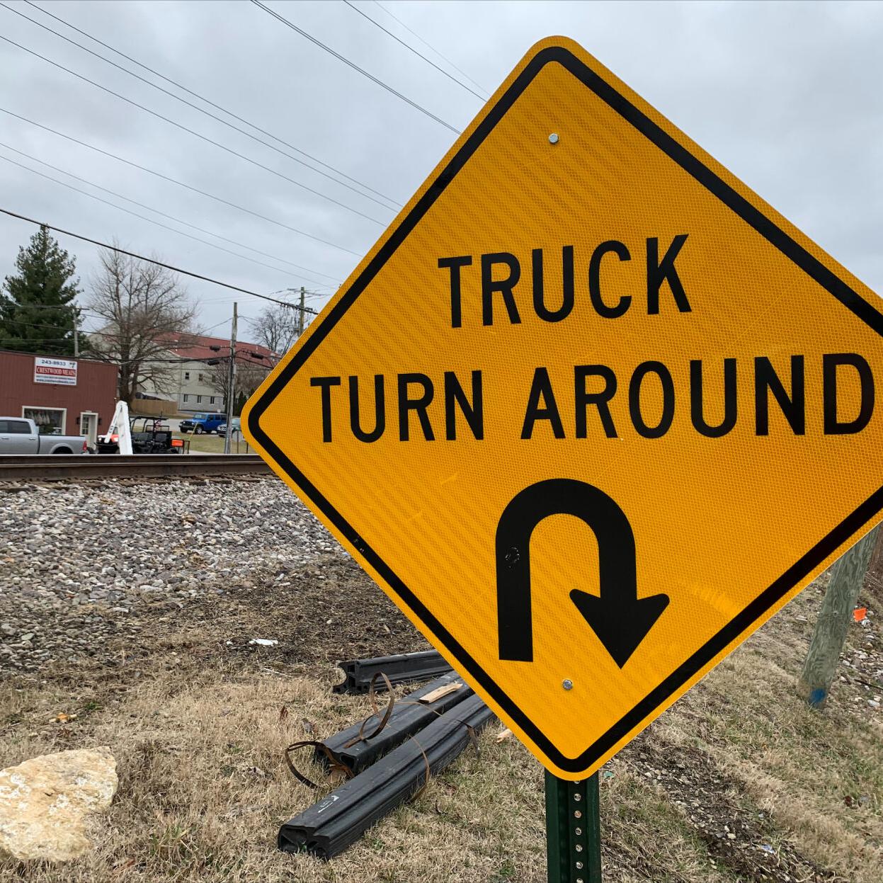 CRESTWOOD KY RAILROAD CROSSING 1-20-2023 (3).jpeg